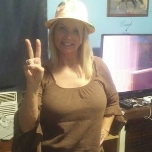 Meet your Posher, Renee